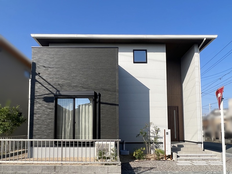 1号地　黒×白のおしゃれモダンなお家！2wayパントリーで家事がしやすい動線を採用。